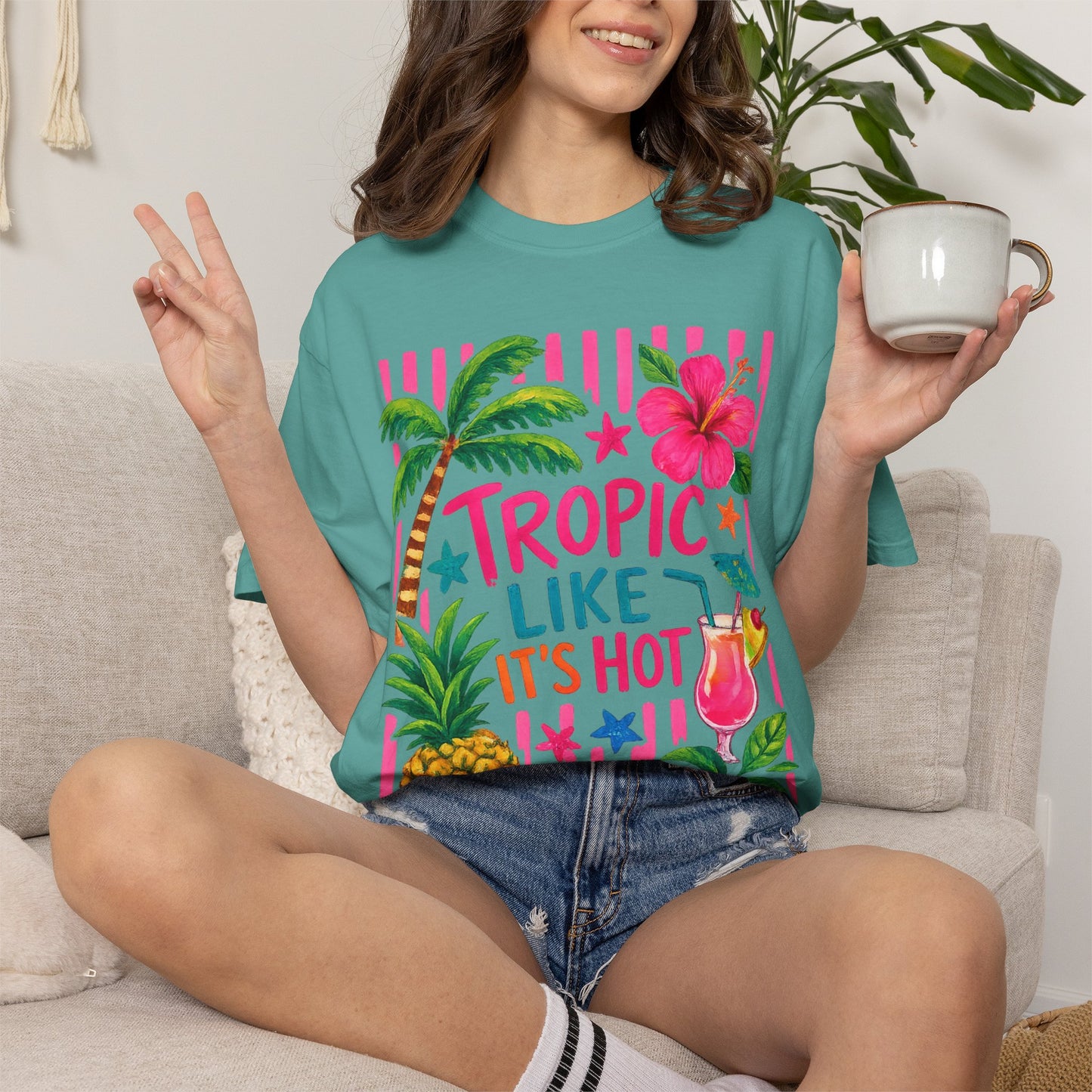 T-Shirt — Tropic Like It’s Hot Tropical Pineapple & Cocktail Summer Tee